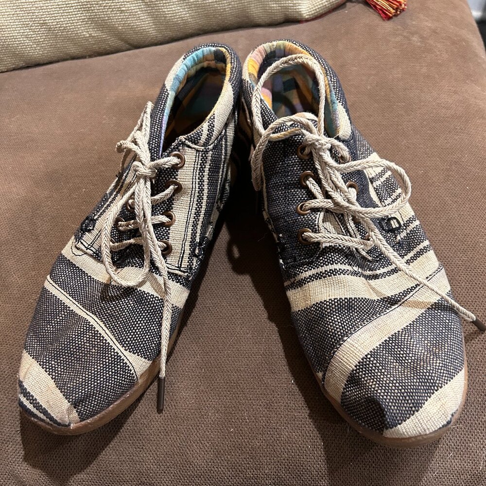 Toms Bootie Ladies Size 9